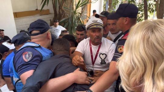 Sarandë/ Vendet për mjetet ujore, tension në mbledhjen e Këshillit Bashkiak! Skafistët: Korridoret për to, larg pikave turistike