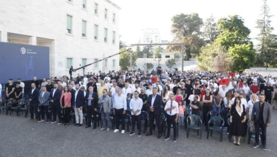 LIVE TV- Zhvillohet takimi i Salianjit me demokratët në Tiranë, Burgija: PD s’duhet të administrohet si pronë private! Kadiu: S’do ta lejojmë partinë të vdesë