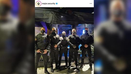 Dhunoi dhe tërhoqi zvarrë protestuesin në Zvërnec, si agjencia ‘Major Security’ reklamonte rojën privat të sigurisë Gerald Biba!