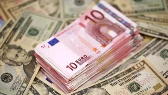 Euro e dollari e mbyllin majin më të dobëta se kurrë! Rekord i ri edhe për rezervat valutore, 7.5 mld €