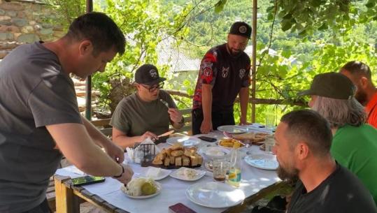 Kukësi, një ndër ndalesat e të huajve që vizitojnë Shqipërinë! Turistë nga Kanadaja, Rumania e Gjermania shijojnë natyrën, mikpritjen dhe gatimet