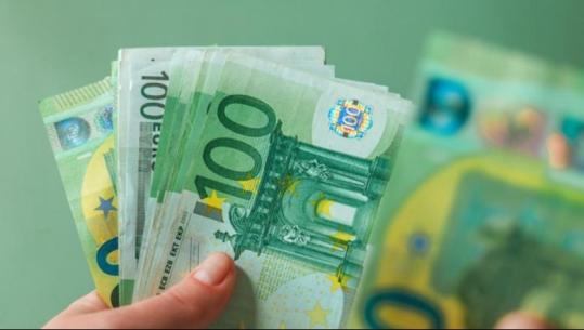 Nga sot, në Kosovë ndalohet pagesa 'cash' mbi 2 mijë euro! Administrata Tatimore paralajmëron gjoba për shkelësit