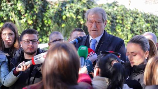 Syri ‘hesht’ për Zvërnecin, Berisha mbron investimet e huaja! Mediat: Artur Shehu pronar i tokave në kohën e PD, fijet që e lidhin me Berishën