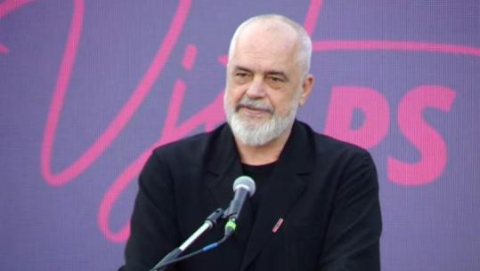 35-vjetori i PS/ Rama në Berat: Ky qytet një nga shëmbëlltyrat më kuptmplota të transformimit! Dikur njerëzit tanë përndiqeshin me libër shtëpie