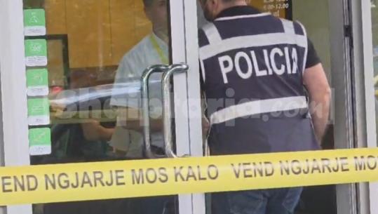 Tiranë/ Grabitet me armë një bankë te stadiumi 'Selman Stërmasi'! Grabitësi i ka marrë paratë nga duart një personi që po i depozitonte, u largua me skuter