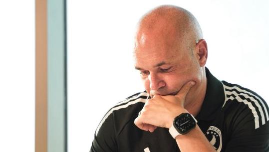 Zyrtare/ Andres Iniesta nis karrierën si trajner, firmos me Gulf United FC