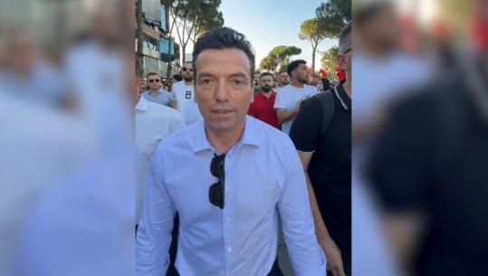Besueshmëria e fjalës së një politikani/ Sot proteston kundër resortit në Zvërnec, ja si Agron Shehaj më parë kërkonte që Kushnerit t’i shtrohej tapet i kuq (VIDEO)