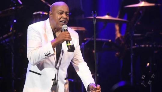 Zëri pas magjisë së Disney, ndërron jetë në moshën 75-vjeçare Peabo Bryson! Këndoi këngët më ikonike të 'Beauty and the Beast' dhe 'Aladdin'
