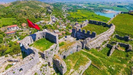 Mbi 29 mijë turistë vizituan Kalanë e Rozafës vetëm në maj, rritet interesi për atraksionin e famshëm të Shkodrës