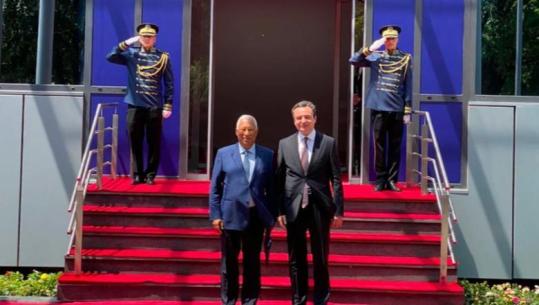 Antonio Costa viziton Prishtinën, takohet me Kurtin dhe Haxhiun: Kosova ka nevojë për institucione të forta dhe funksionale