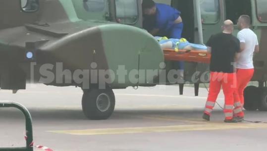 38-vjeçari i plagosur nga shpërthimi i lëndës plasëse në Përmet mbërrin me helikopter në Tiranë (VIDEO)