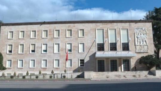 Qeveria miraton planin e ri të Garancisë Rinore për periudhën 2026-2028, synon mbështetjen e të rinjve në tregun e punës! Ministrja Ibrahimaj tregon detaje