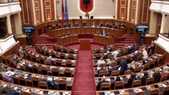 LIVE TV- Sot Kuvend/ 6 interpelanca në rend dite, opozita i kërkon Ramës shpjegime për emigracionin dhe Paketën e Maleve