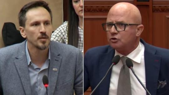 ‘Komunistuc, marksist-leninist i vogël'! Përplasje mes Strazimirit e Muçit: Të rinjtë po protestojnë kundër jush, jepuni llogari!