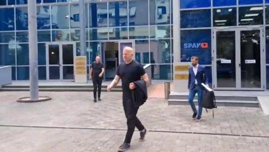 Balluku dyshohet se fshehu vilën në Dhërmi në emër të tij, Igli Tare paraqitet sërish në SPAK