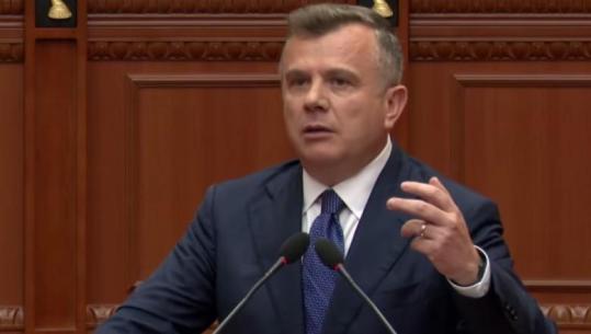 ‘S’kam parë ta dredhë burri në këtë moshë’- Balla ‘thumbon’ Berishën: U trembe nga protestuesit që erdhën te selia e PD dhe ndryshove qëndrim! Narta është tokë shqiptare