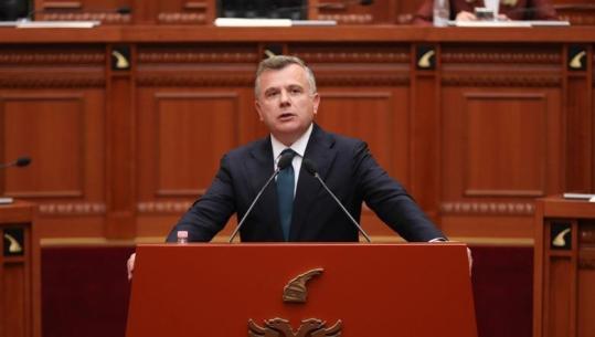 Posteri në greqisht për protestën, Balla pyet tubuesit: Narta është tokë shqiptare, pse njoftimi bëhet në gjuhë të huaj?