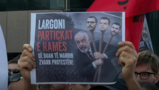 Qori, Shehaj e Lapaj të padëshiruar në tubimin për 'Zvërnecin', qytetarët: Larg partiçkat e Ramës që duan të marrin zvarrë protestën