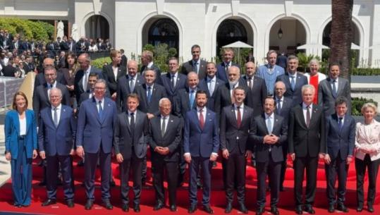 Fotoja familjare e samitit në Tivar, liderët e BE-së dhe Ballkanit Perëndimor bashkë para nisjes së punimeve