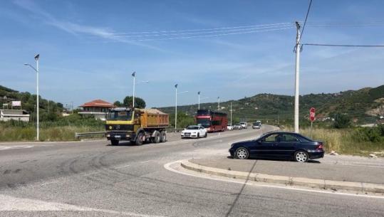 Autostrada Levan-Tepelenë burim aksidentesh, banorët: Mungojnë kalimet e sigurta, automjetet lëvizin me shpejtësi të lartë