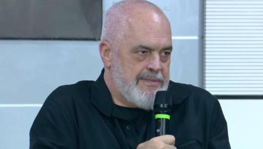 ‘Më grabitën pronën në 2006’- Rama debat me kryeplakun e Zvërnecit: O vëlla mos më nxit të shaj gjykatat tani, se do më fusësh në sherr me Europën