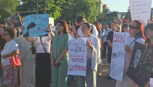 Zvërneci/ Edhe qytetarët në Elbasan në protestë për ndërtimin e resortit