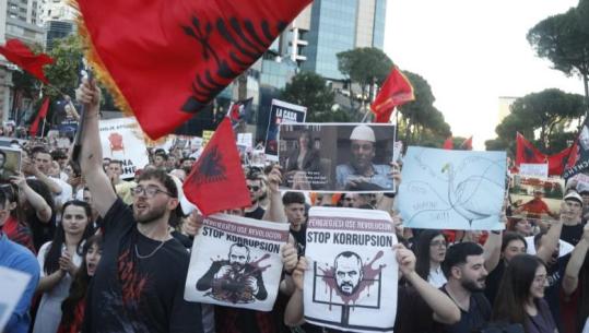 Ylli Pata: Çfarë partie po del nga protestat në Bulevard?!