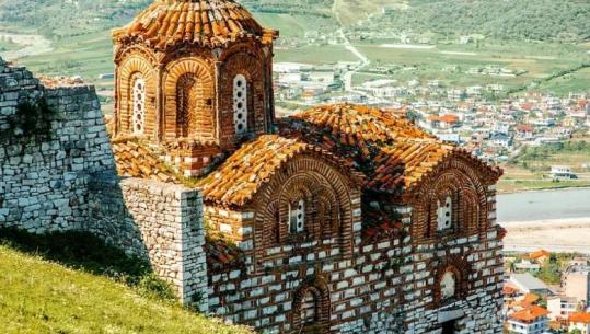 'Turisti per Caso': Shqipëria mes së shkuarës dhe së ardhmes, një udhëtim që zbulon transformimin e vendit