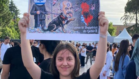 ‘Shqipëria nuk është e tradhtarëve’, qytetarët sërish në protestë kundër resortit në Zvërnec! Nis marshimi drejt Kryeministrisë