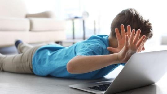 Rriten rastet e denigrimit dhe shantazhit online, adoleshentët viktima të profileve false! Bullizmi virtual problem gjithnjë e më shumë tek të miturit