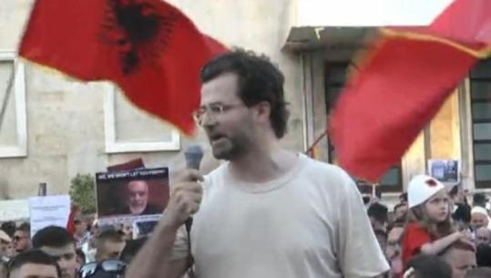 Thirrja e protestuesit: Hajdeni të lidhim besën më 10 qershor, të bëjmë një lëvizje mbarëkombëtare!