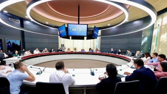 Sezoni veror 2026, mblidhet grupi ndërinstitucional i punës për turizmin, Gonxhja prezanton masat: Prioritet siguria, pastërtia dhe shërbimi për turistët