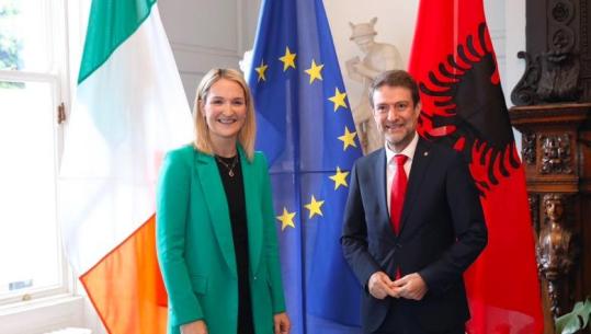 Shqipëria hap së shpejti ambasadën e saj në Dublin, Ministri Hoxha takohet me kryediplomaten e Irlandës: Thellojmë bashkëpunimin mes dy vendeve