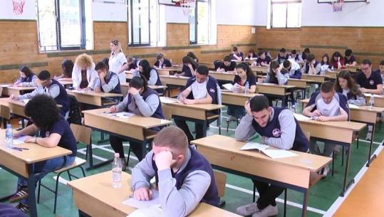 Mbi 26 mijë nxënës dhanë sot testin e Gjuhës Shqipe dhe Letërsisë, maturantët: Ishte i nivelit mesatar! Kishim kontrolle të rrepta