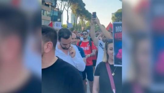 Lapaj sërish në protestën për Zvërnecin: Dilni për të ardhmen e fëmijëve!