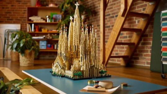 Sagrada Família në ‘miniaturë’! Bazilika ikonike e Barcelonës kthehet në setin më të madh Lego, përfshin mbi 12 mijë pjesë