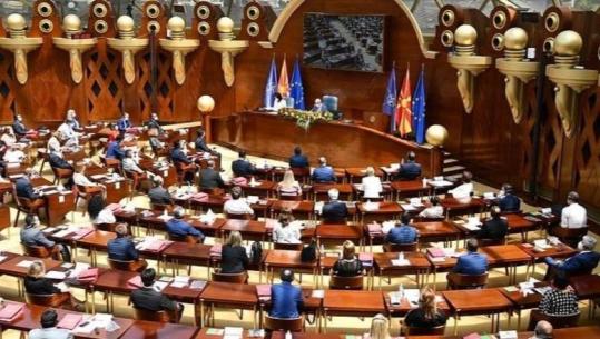 Partitë shqiptare në Maqedoninë e Veriut përplasen për gjuhët, BDI: Po nëpërkëmbet shqipja, VLEN: Po serbishten kush e zyrtarizoi në Kumanovë?