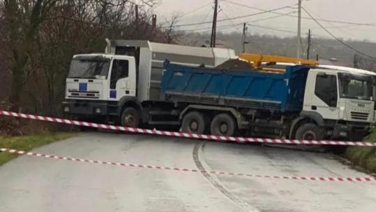 Prokuroria Speciale akuzon 6 persona për barrikadat në veri të Kosovës në 2022, pezullon hetimet! Mes të akuzuarve, edhe Radoiçiç