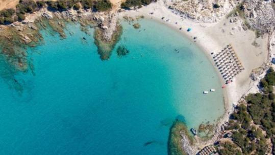 Plazhi në Sardenja të Italisë ndalon çadrat për pushuesit 10-65 vjeç, shpërthejnë reagimet