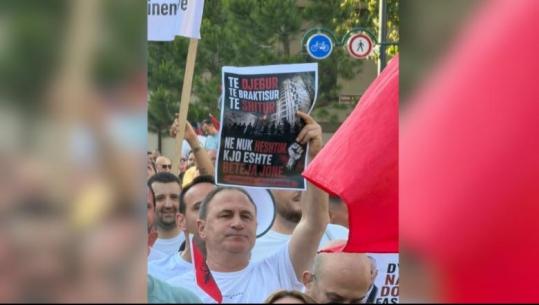 Ish-drejtori i PD i akuzuar për korrupsion Gazmend Sallaku i bashkohet ‘revolucionit të flamingove’