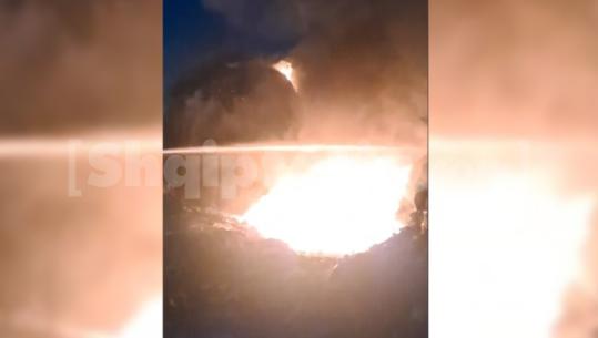 Përfshihet nga flakët fusha e mbetjeve në Vlorë, tymi i dendur ‘pushton’ zonën