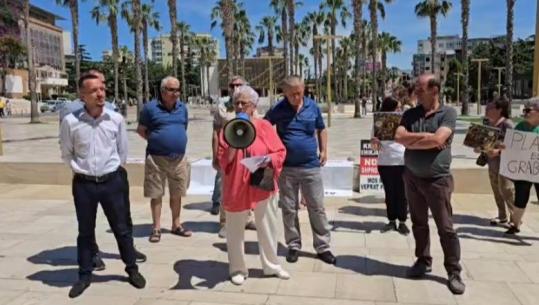 'Anuloni projektin TID', banorët protestë para Bashkisë së Durrësit: Po na vidhni pronat