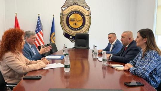 Ambasadori Tarran takim me drejtorin e Përgjithshëm të Burgjeve, rikonfirmon mbështetjen e Prezencës së OSBE-së në Shqipëri për reformën në sistemin e burgjeve