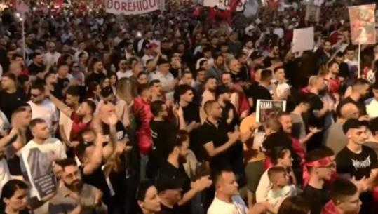 I riu pyet protestuesit ‘a doni zgjedhje të parakohshme?’, qytetarët në kor: Pooo