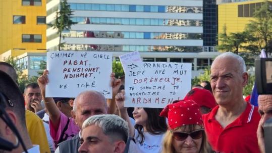 Qytetarët prej 14 ditësh në protestë, nis marshimi drejt kryeministrisë