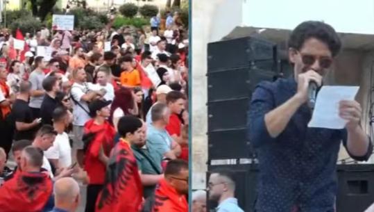 Emigranti shqiptar nga Suedia në protestë: Kjo është koha e Shqipërisë së re, s’kemi pse ta ndërtojmë të ardhmen diku tjetër 