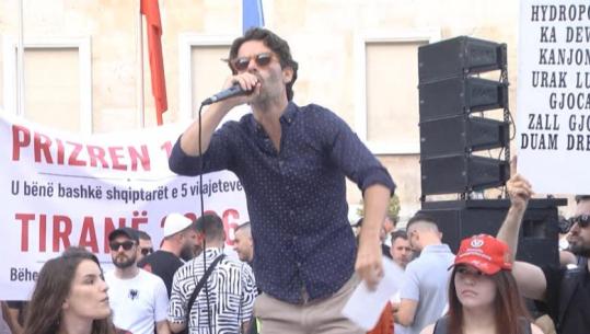 Emigranti shqiptar nga Suedia në protestë: Kjo është koha e Shqipërisë së re, s’kemi pse ta ndërtojmë të ardhmen diku tjetër 
