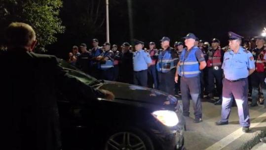Protestuesit bllokuan autostradën dhe rrugën për Rinas, kush i orientoi drejt aeroportit? Përçahen organizatorët