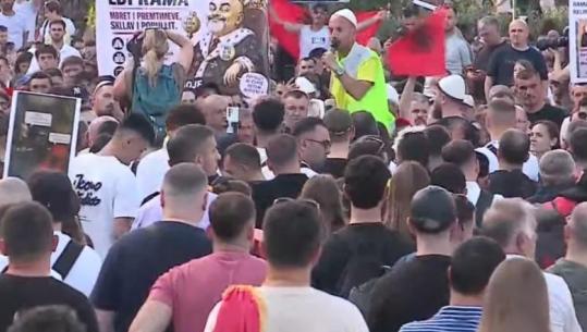 Mbrëmë bllokuan autostradën dhe rrugën e Rinasit, Arben Kola pasi u vetëshpall nismëtar i protestës: Nuk do përsëritet më, do jem vet në ball të marshimit!