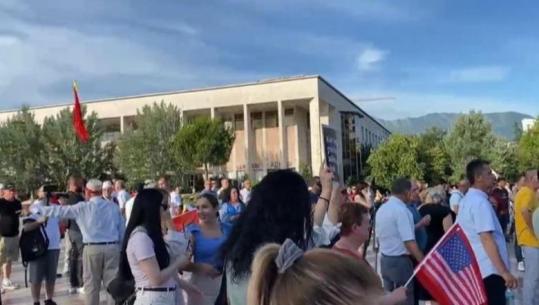 Jakin Marena: Manipulimi i protestës, bllokimi i Rinasit dhe ‘divorci’ i Marjanës
